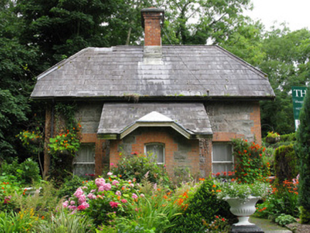 Taylor's Hill Road,  TIEVEGARRIFF, Galway,  Co. GALWAY